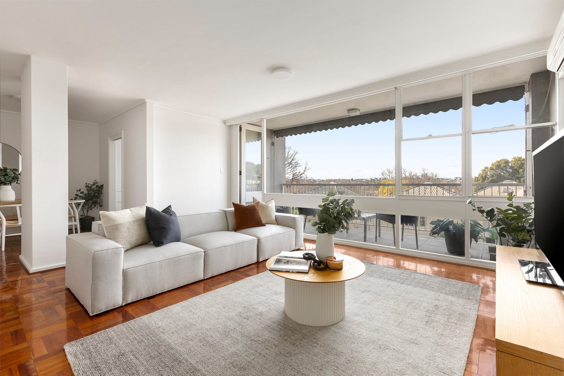 Property Gallery Thumbnail 3