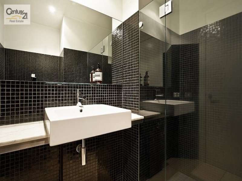 2/146 Mills Street, Albert Park image 6