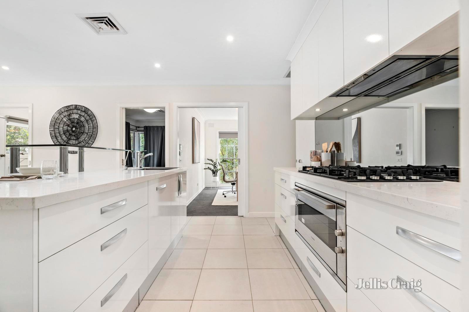 2/147 Willsmere Road, Kew image 3