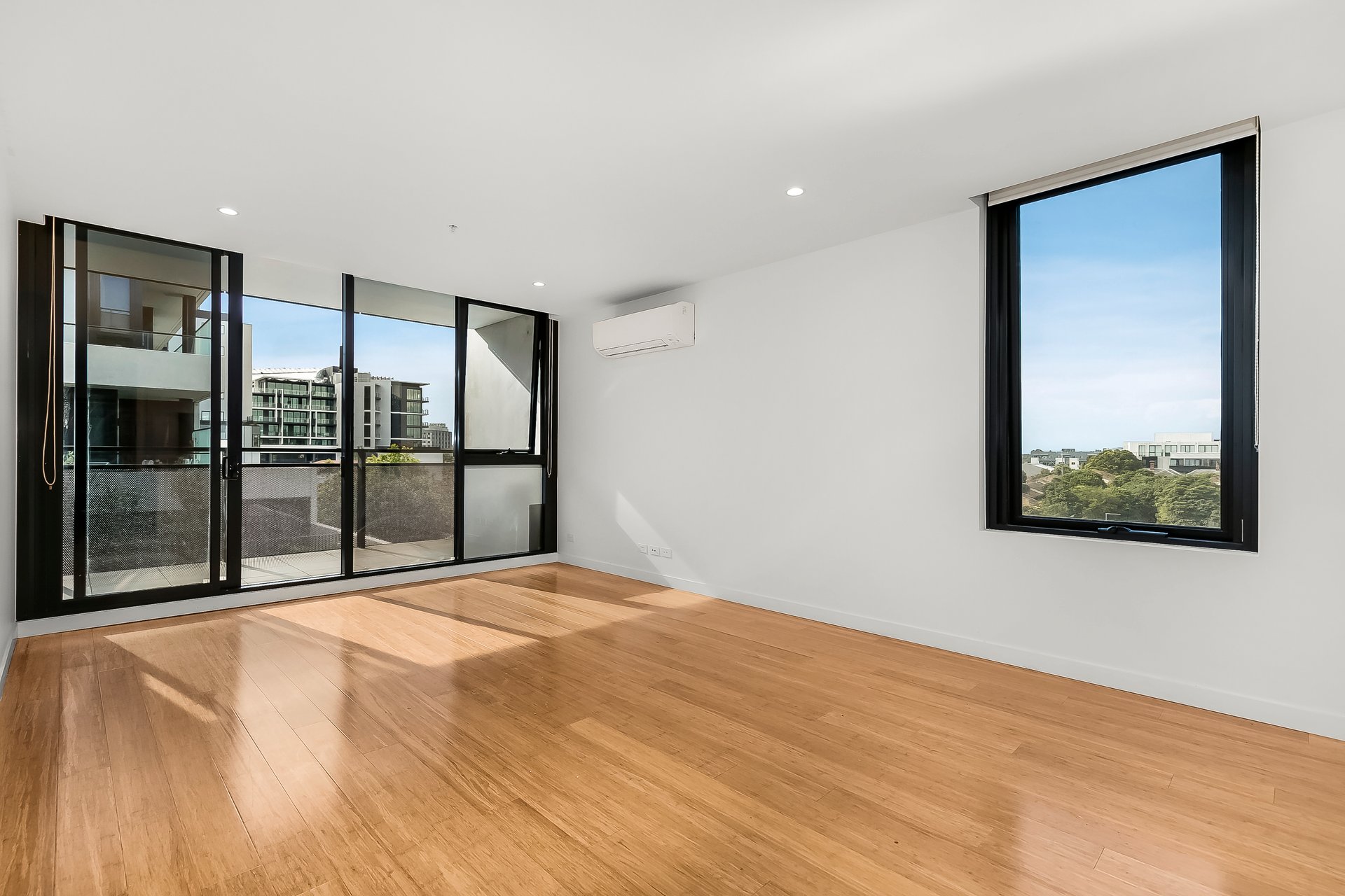 Property Gallery - Main Image
