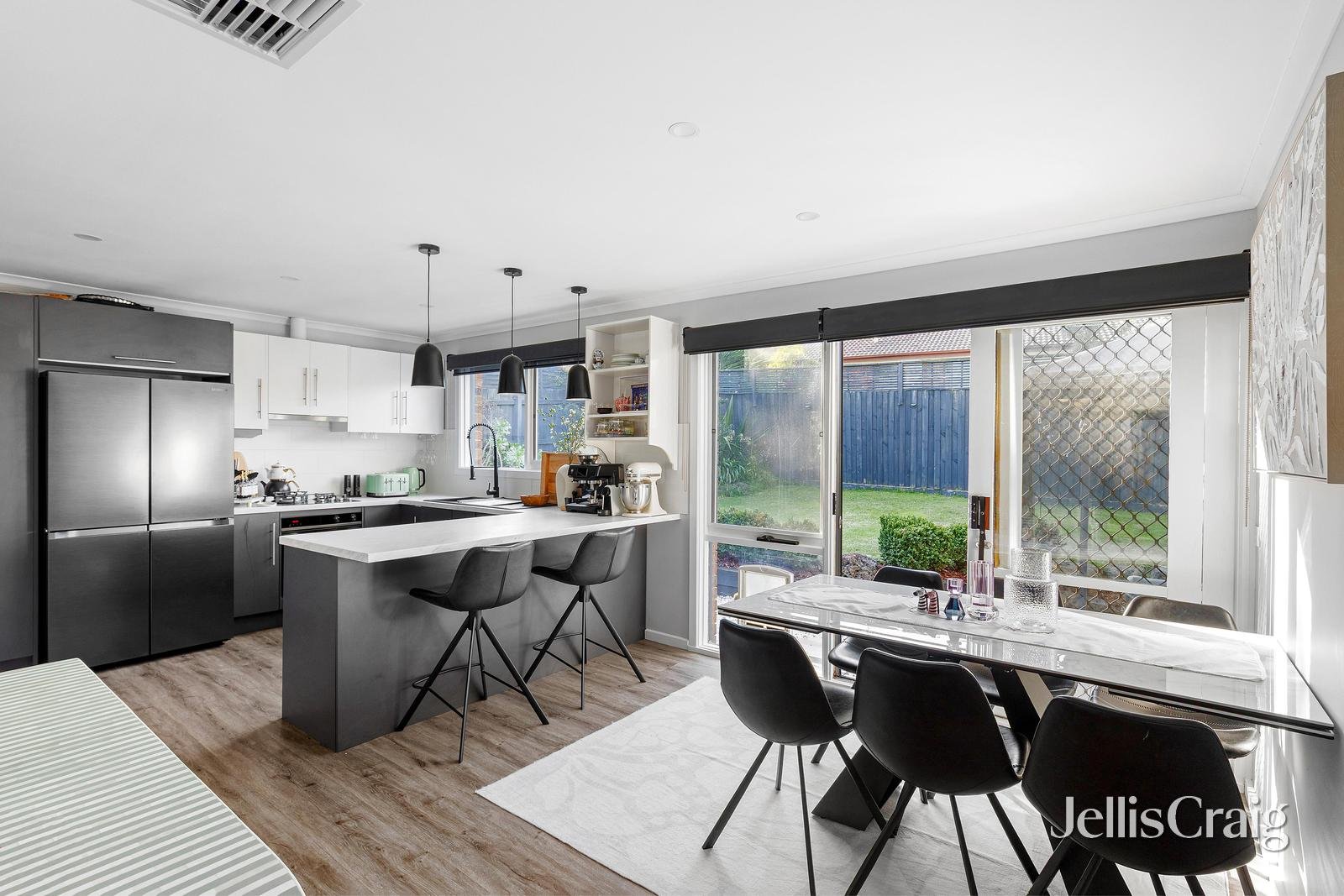 2/148 Nell Street, Greensborough image 4