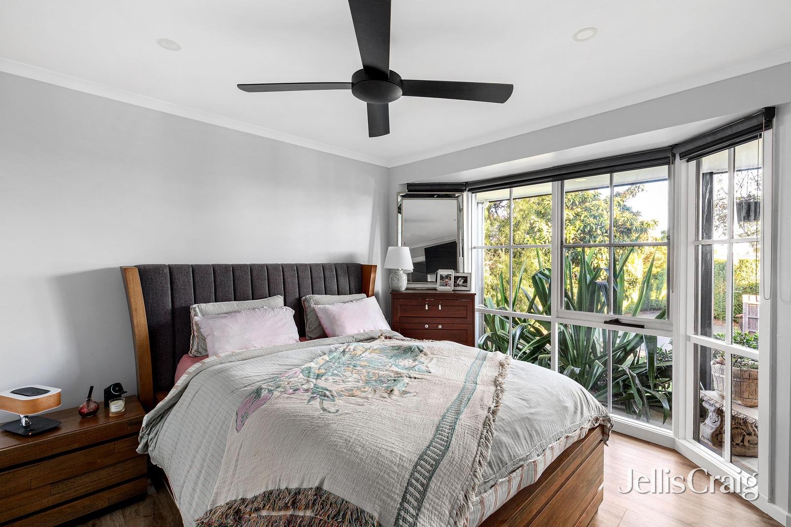 2/148 Nell Street, Greensborough image 7