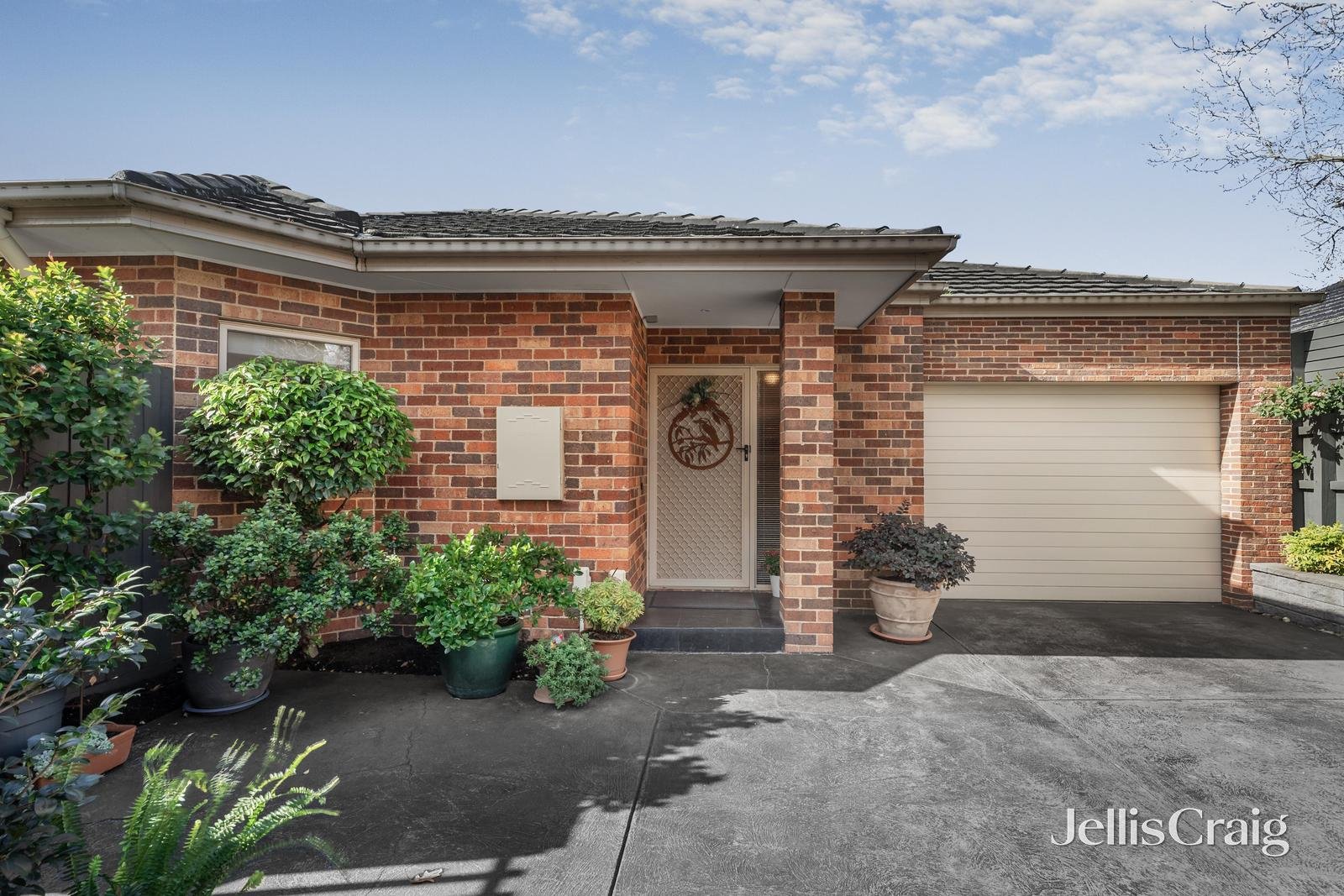 2/149 Surrey Road, Blackburn image 1