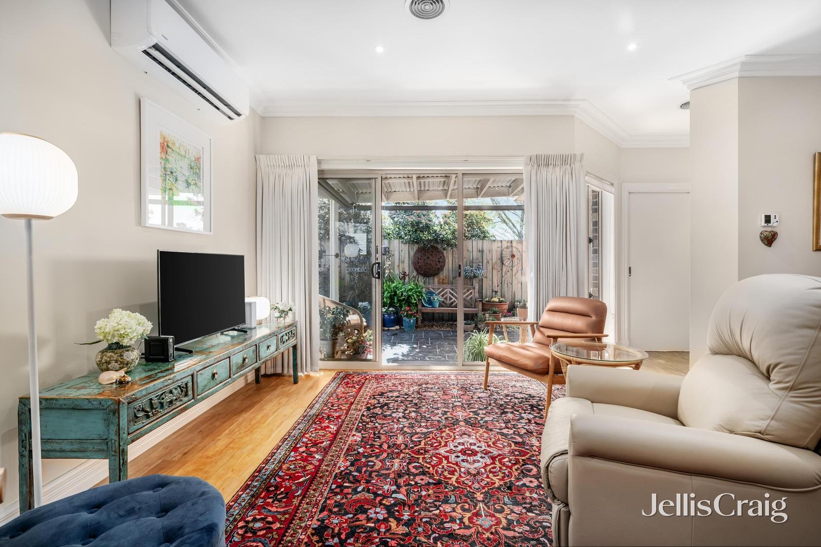 2/149 Surrey Road, Blackburn image 2