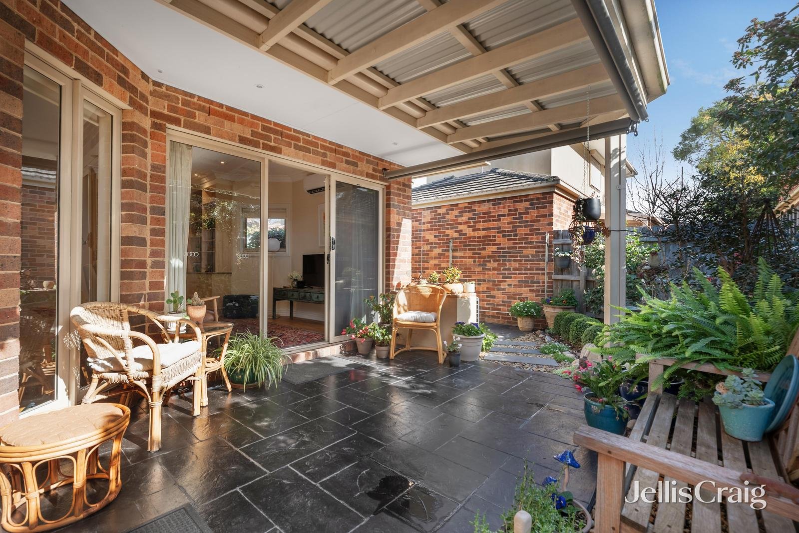 2/149 Surrey Road, Blackburn image 8