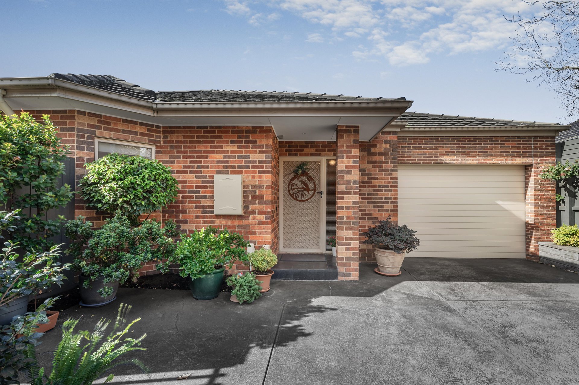 2/149 Surrey Road, Blackburn image 1