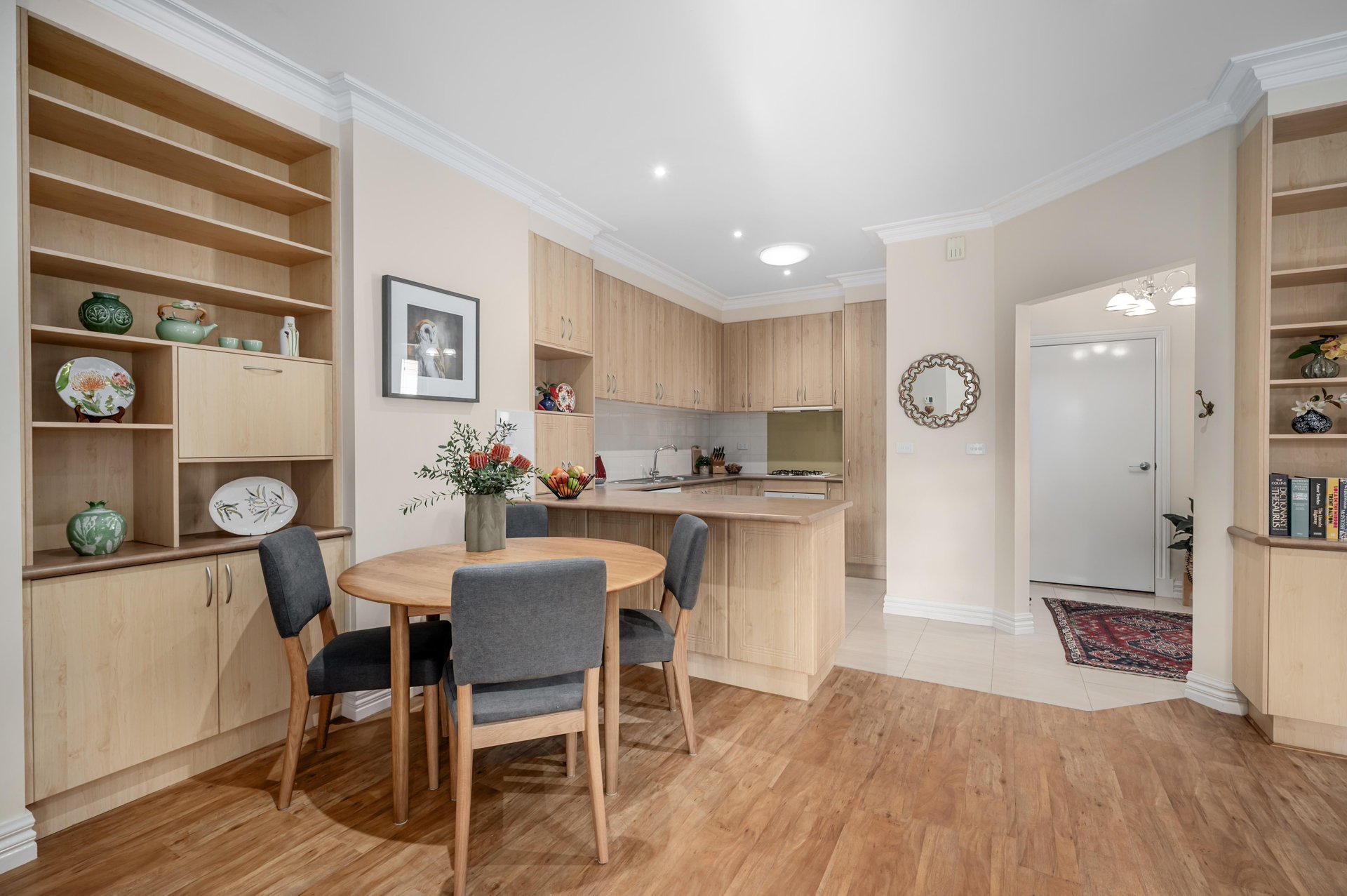 2/149 Surrey Road, Blackburn image 3