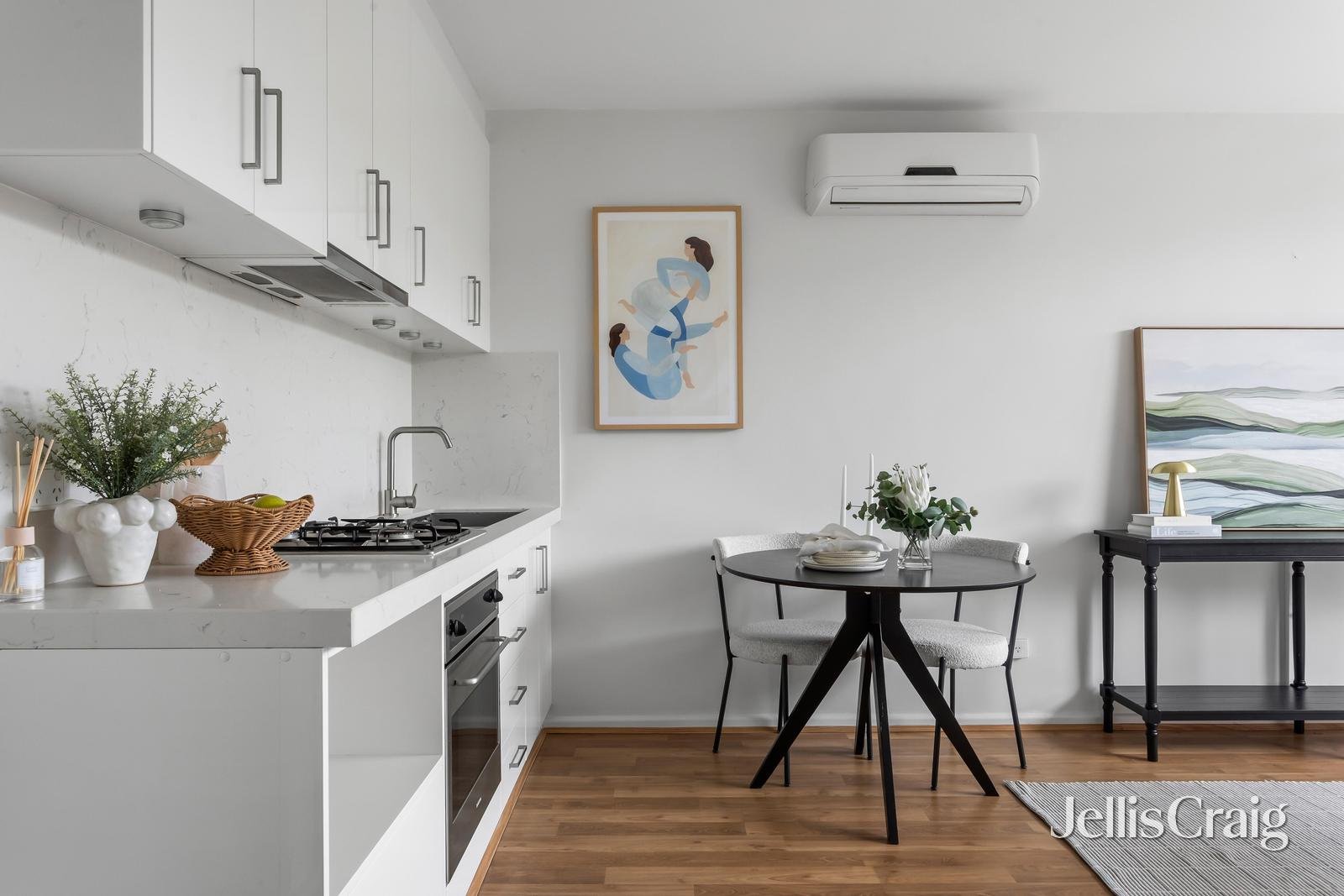 2/15-17 Karen Street, Highett image 3