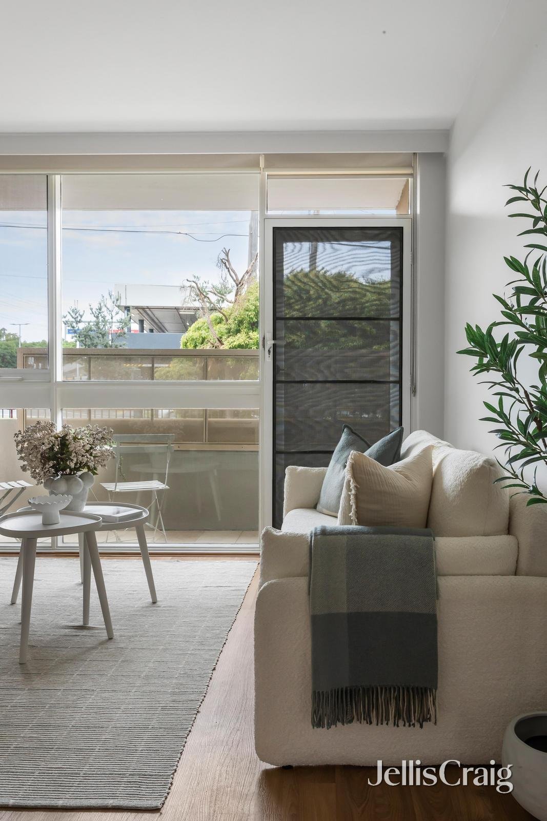 2/15-17 Karen Street, Highett image 6