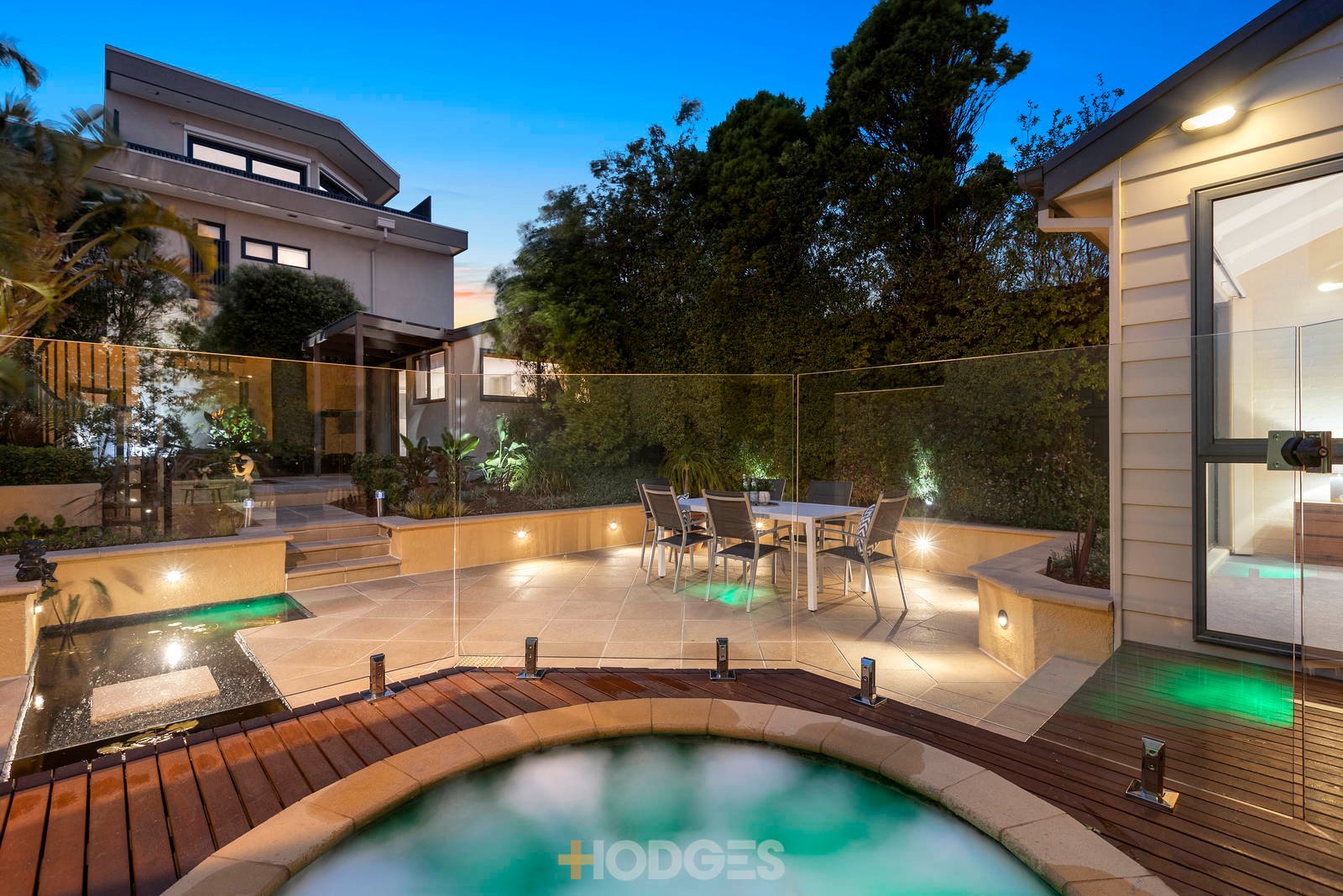 215-216 Beach Road Mordialloc