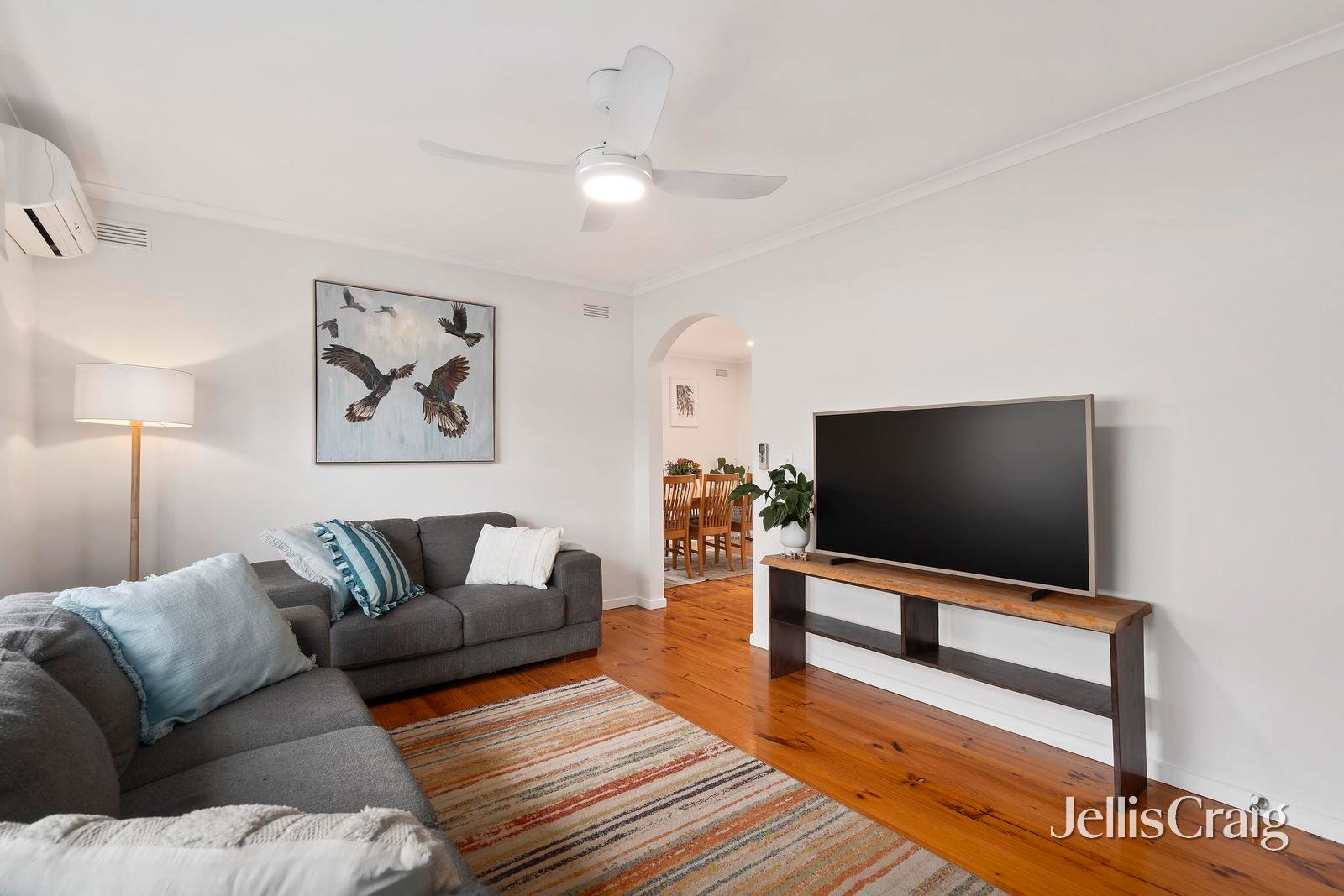 2/15 Andrew Street, Ringwood image 2