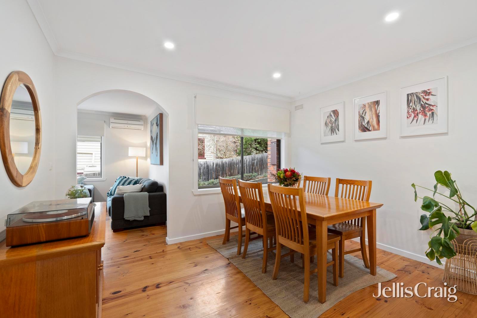 2/15 Andrew Street, Ringwood image 3