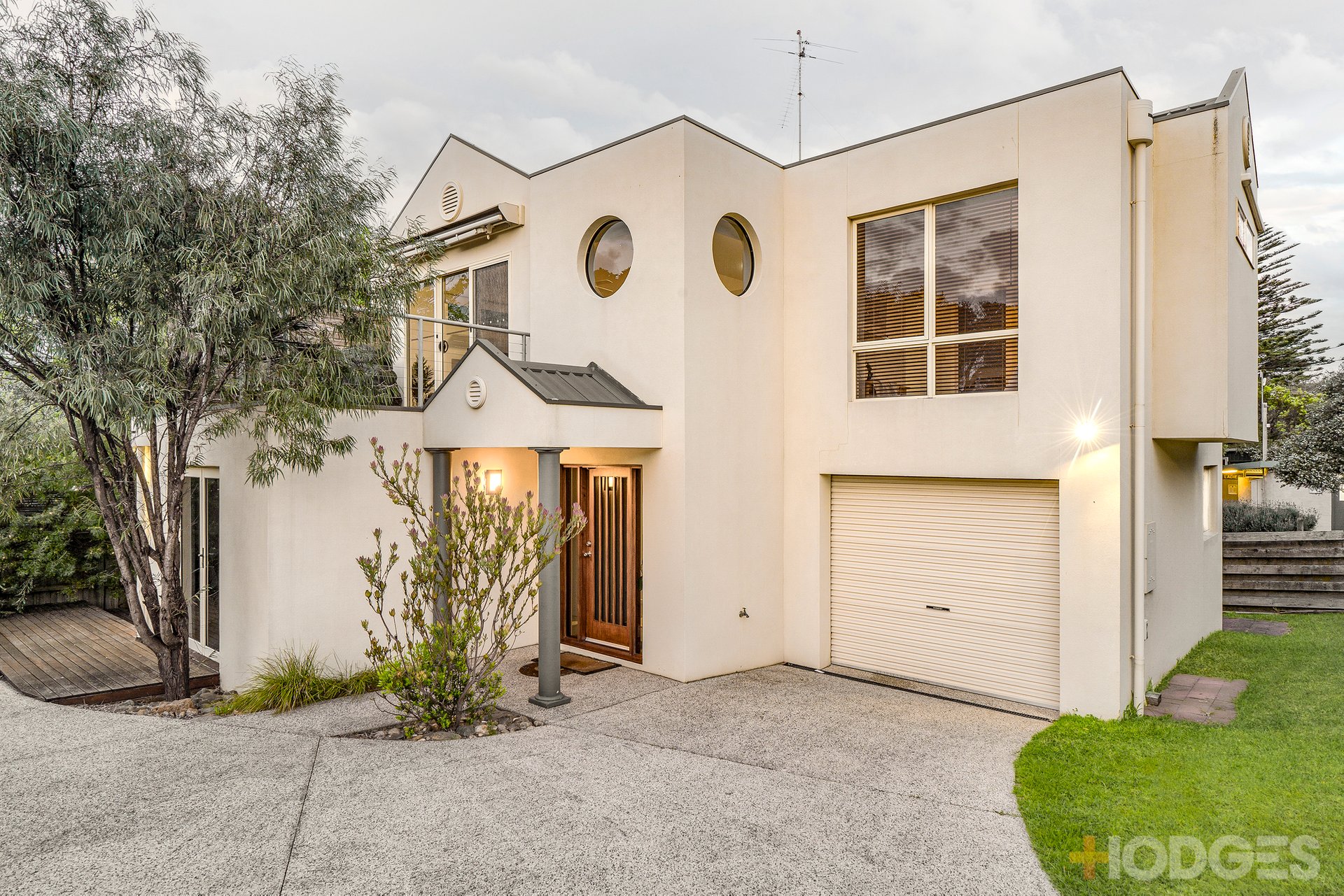 2 / 15 Baker Street Ocean Grove