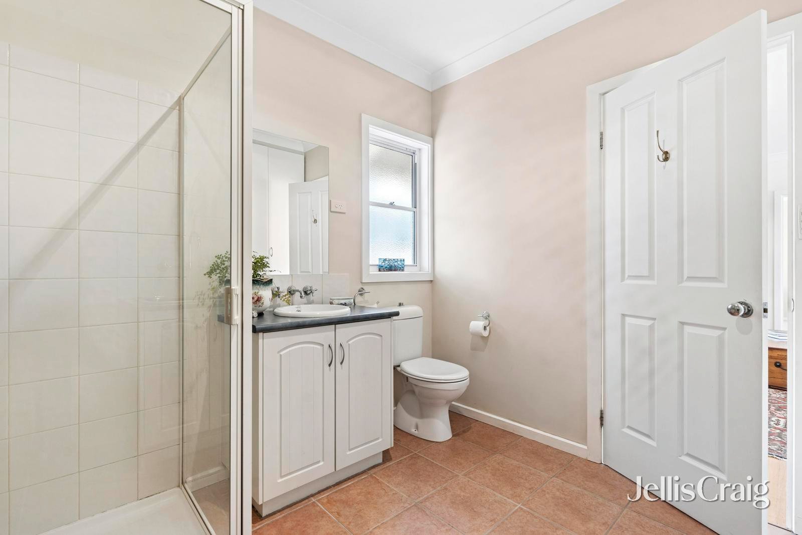 2/15 Berkeley Street, Castlemaine image 7