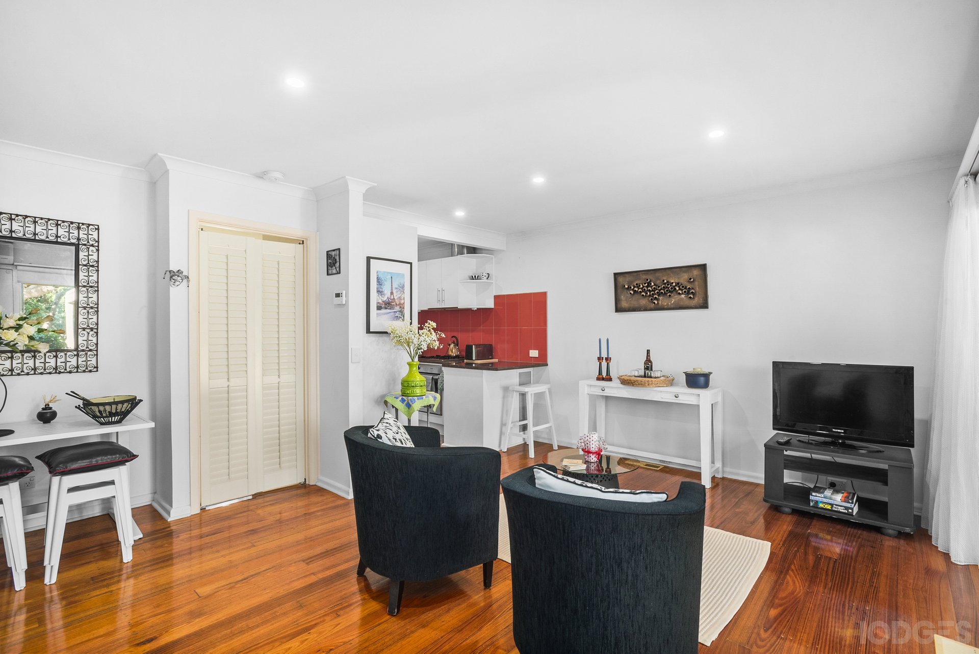 2 / 15 Bourke Street Mentone