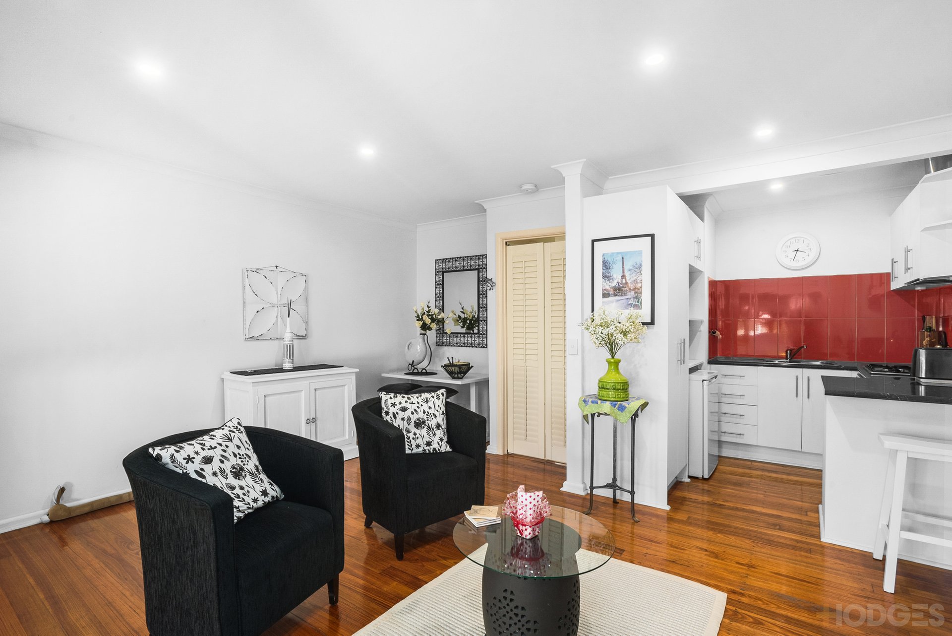 2 / 15 Bourke Street Mentone