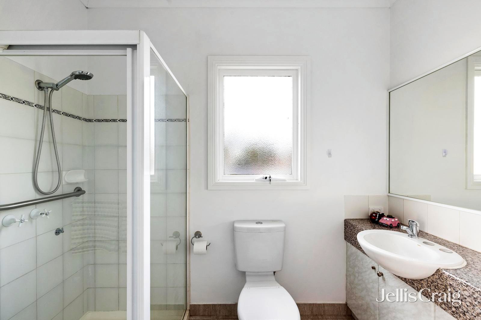 2/15 Caleb Street, Bentleigh East image 10