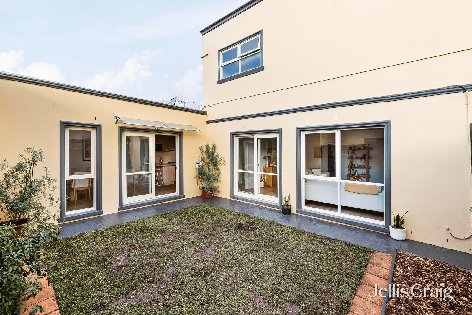 2/15 Caleb Street, Bentleigh East image 13