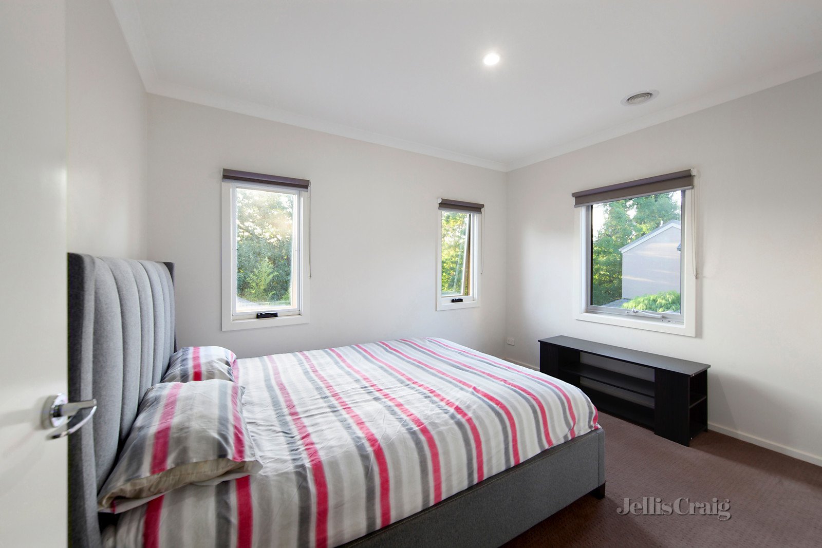 2/15 Cecil Street, Eltham image 8