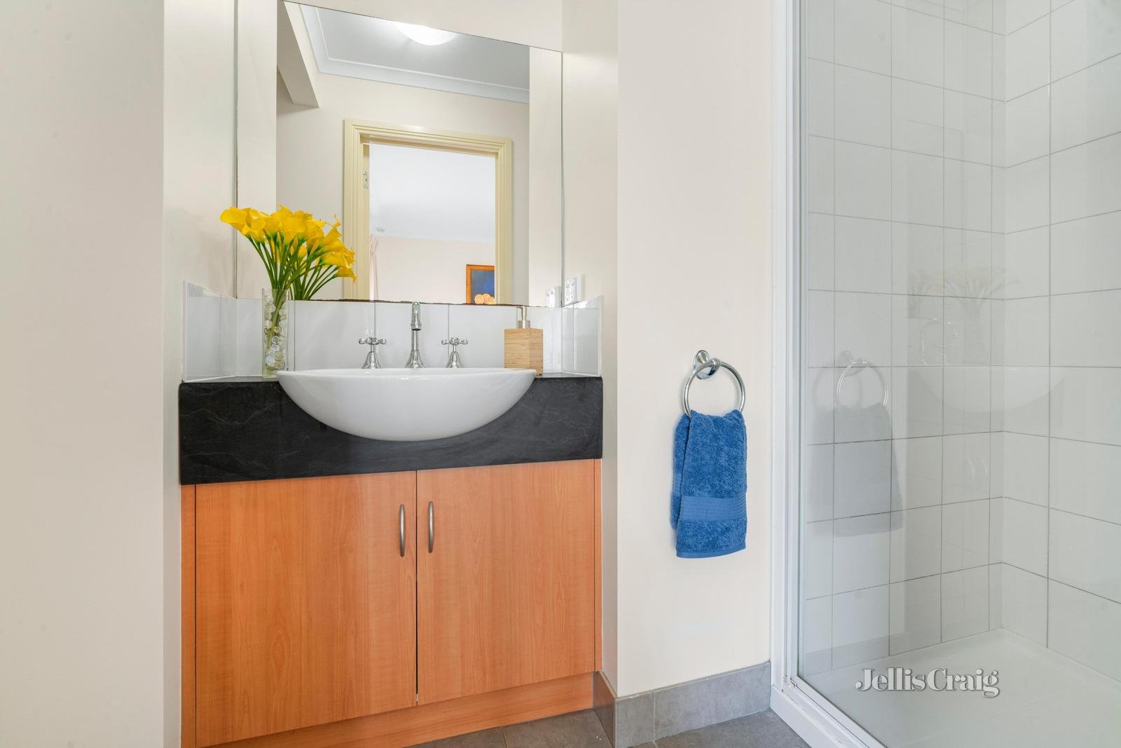 2/15 Daffodil Street, Wendouree image 5