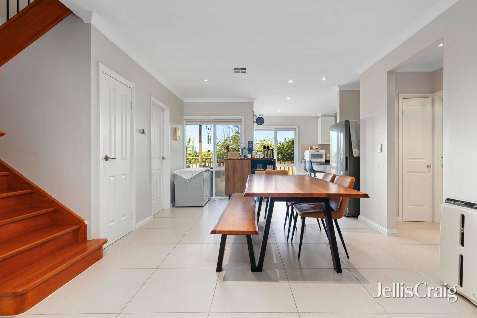 2/15 Emerald Street, Mount&nbsp;Waverley image 5