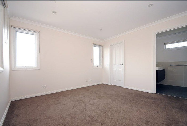 2/15 Emerald Street, Mount&nbsp;Waverley image 3