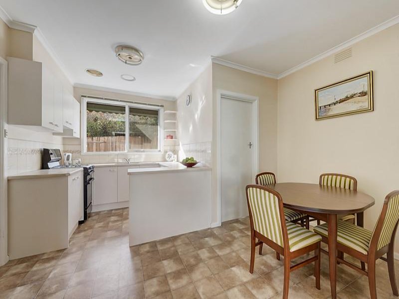 2/15 Estella Street, Glen Iris image 3