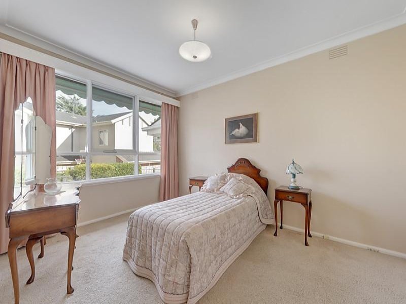 2/15 Estella Street, Glen Iris image 6