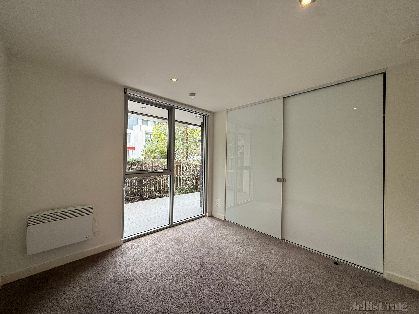 2/15 Eucalyptus Drive, Maidstone image 4