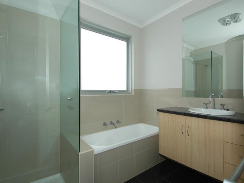 2/15 Francis Street, Belmont image 4