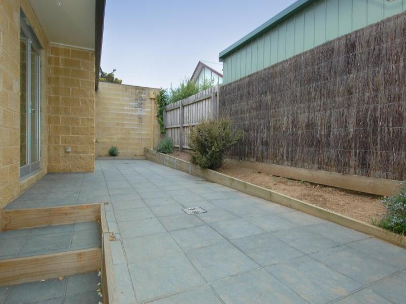 2/15 Francis Street, Belmont image 5