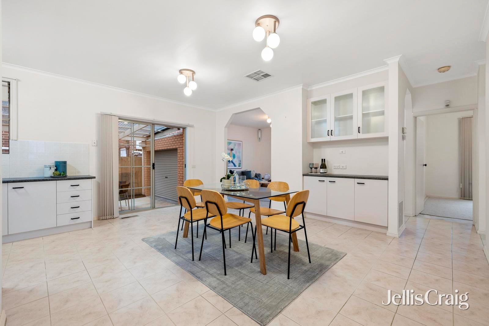 2/15 Gilmour Road, Bentleigh image 5