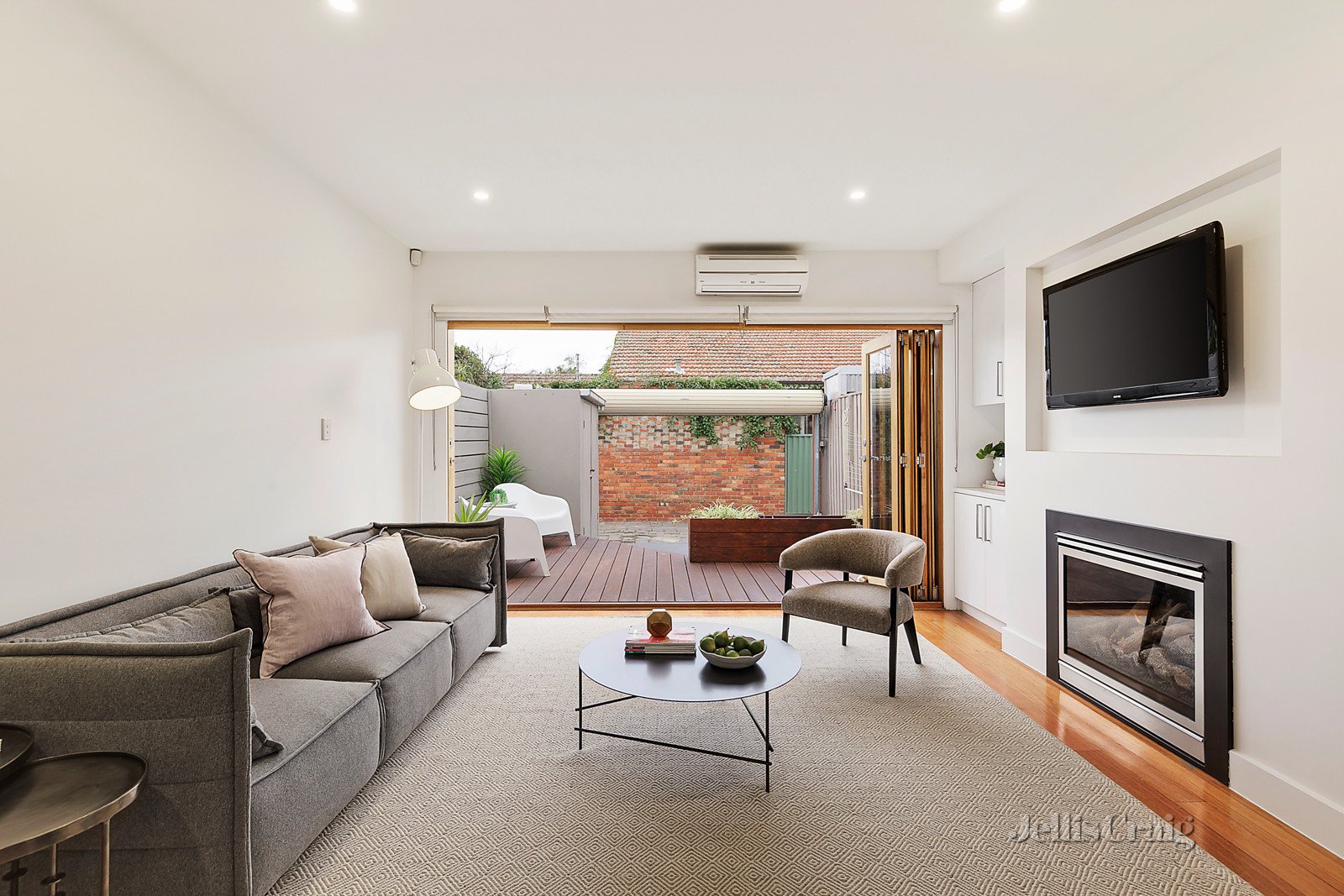 215 Glenlyon Road, Brunswick East image 2