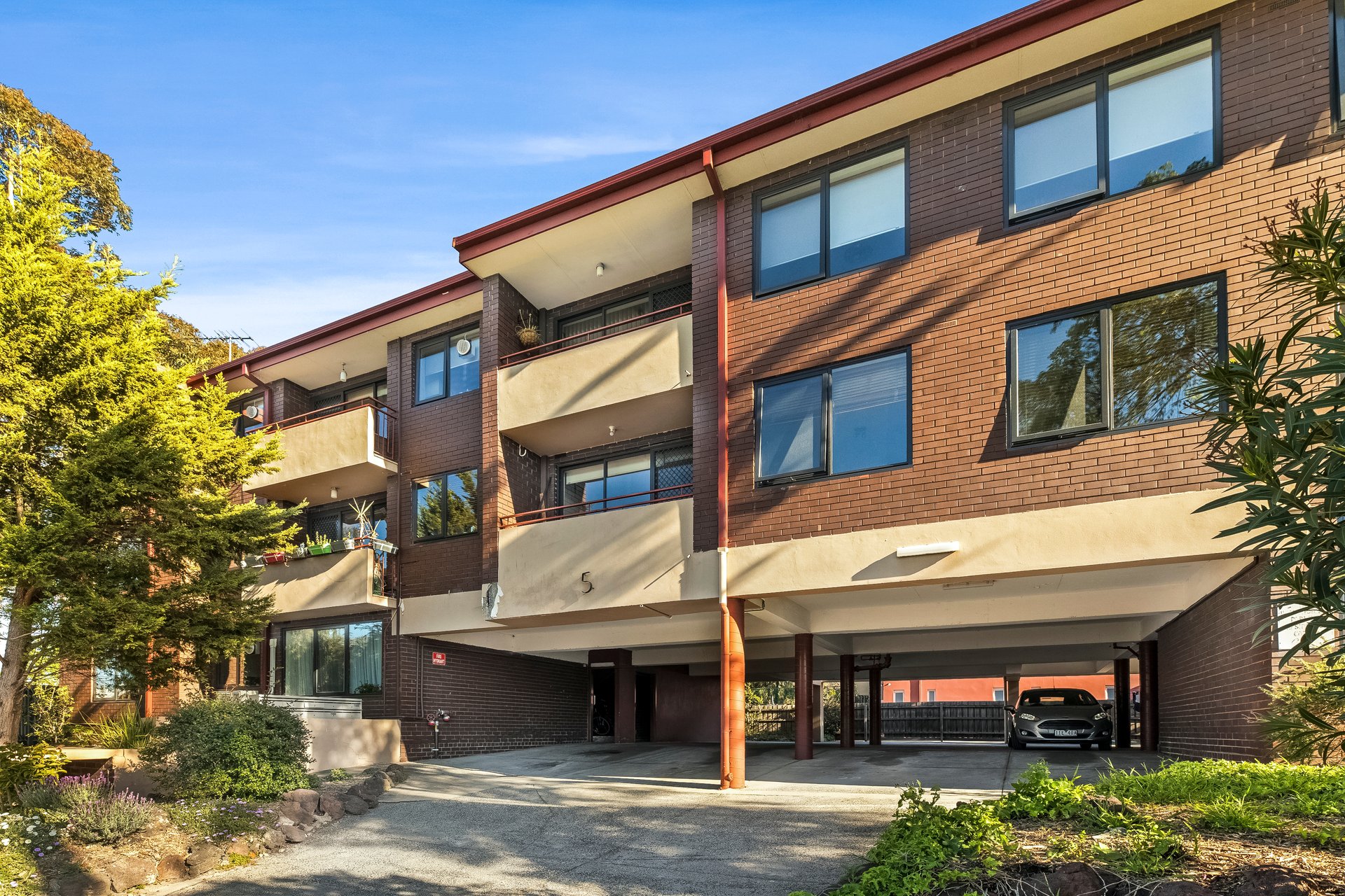 21/5 Gooch Street, Prahran image 1