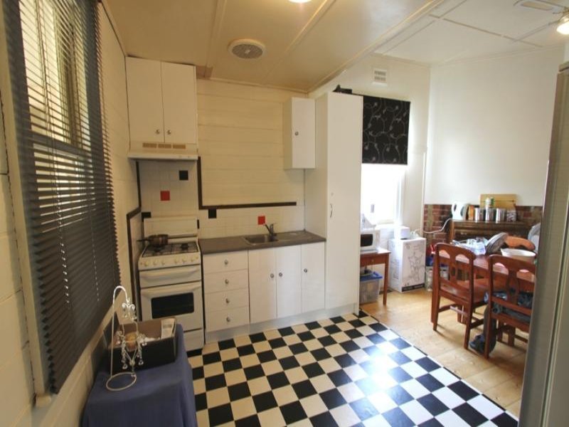 215 Grant Street, Golden Point image 2