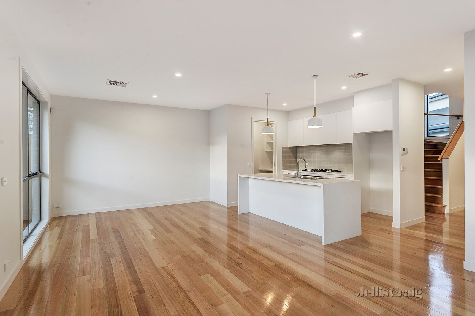 2/15 Hakea Street, Templestowe image 2