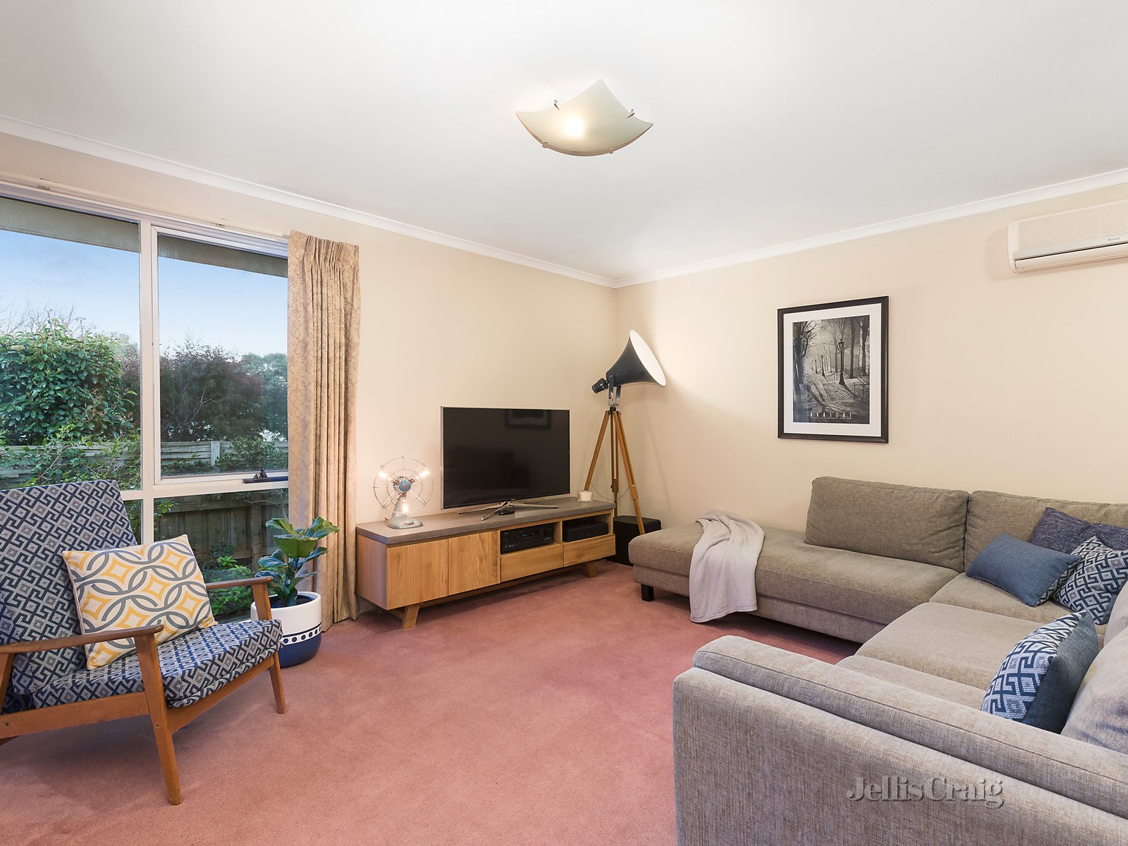 2/15 Hastings Avenue, Blackburn South image 2