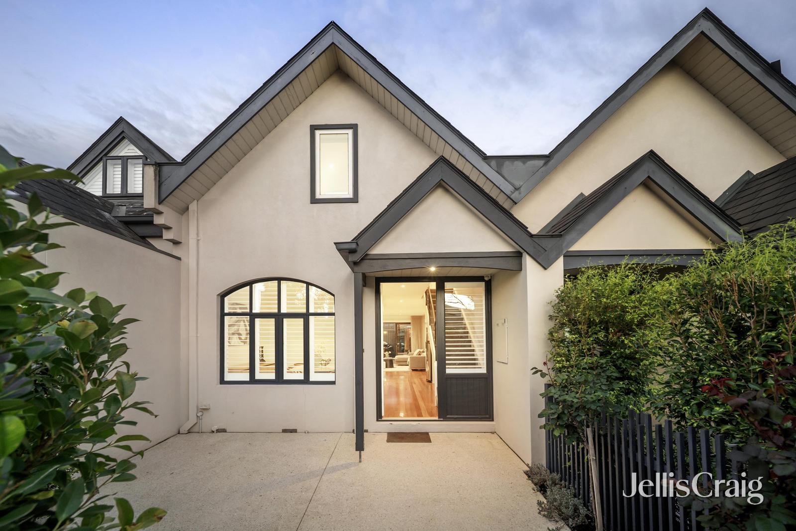 2/15 Hyland Street, South Yarra image 1