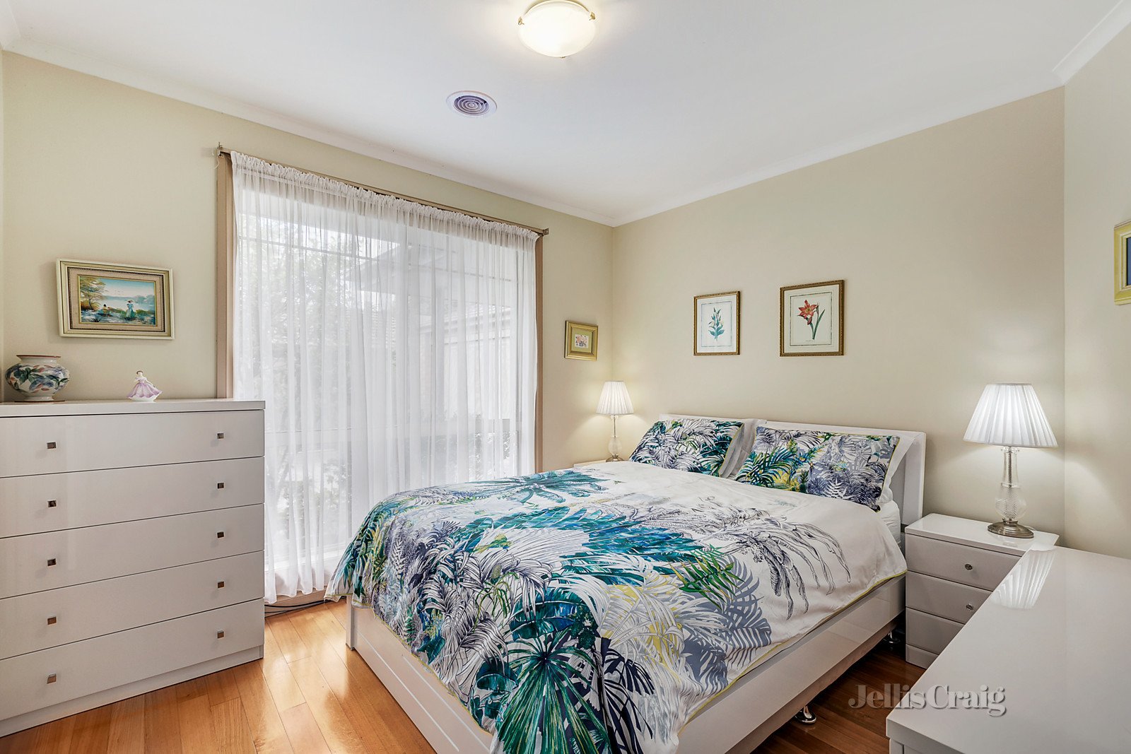 2/15 Irving Street, Mount Waverley image 7