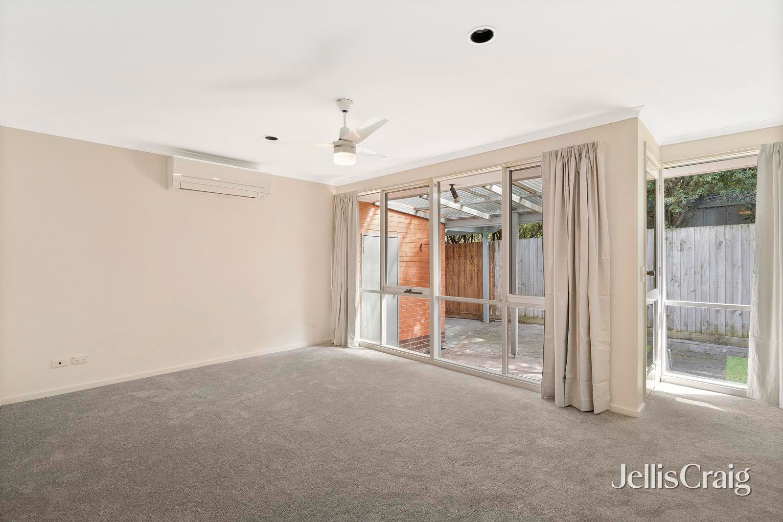 2/15 Kauri Court, Mitcham image 4