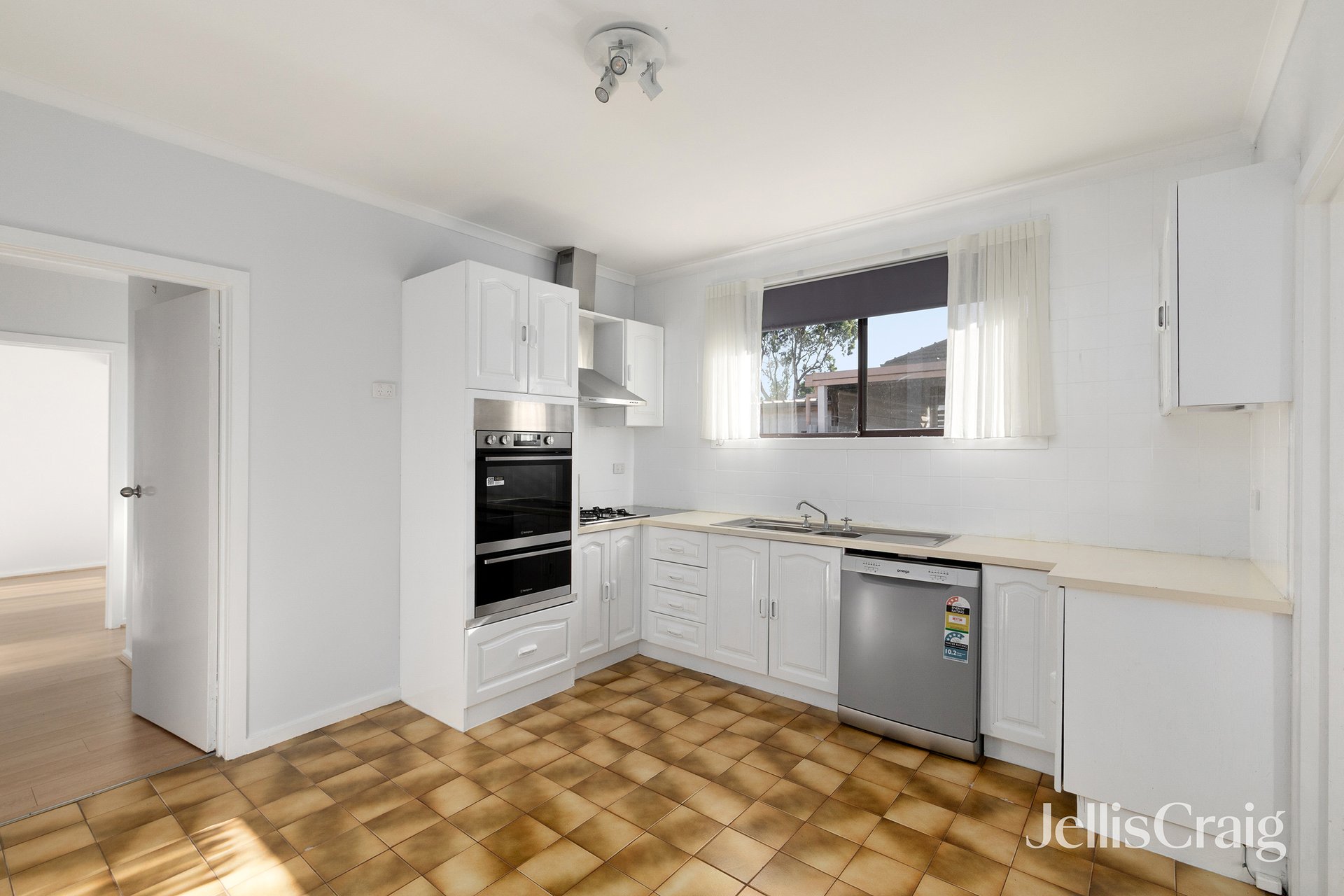 2/15 Lambourn Road, Watsonia image 2