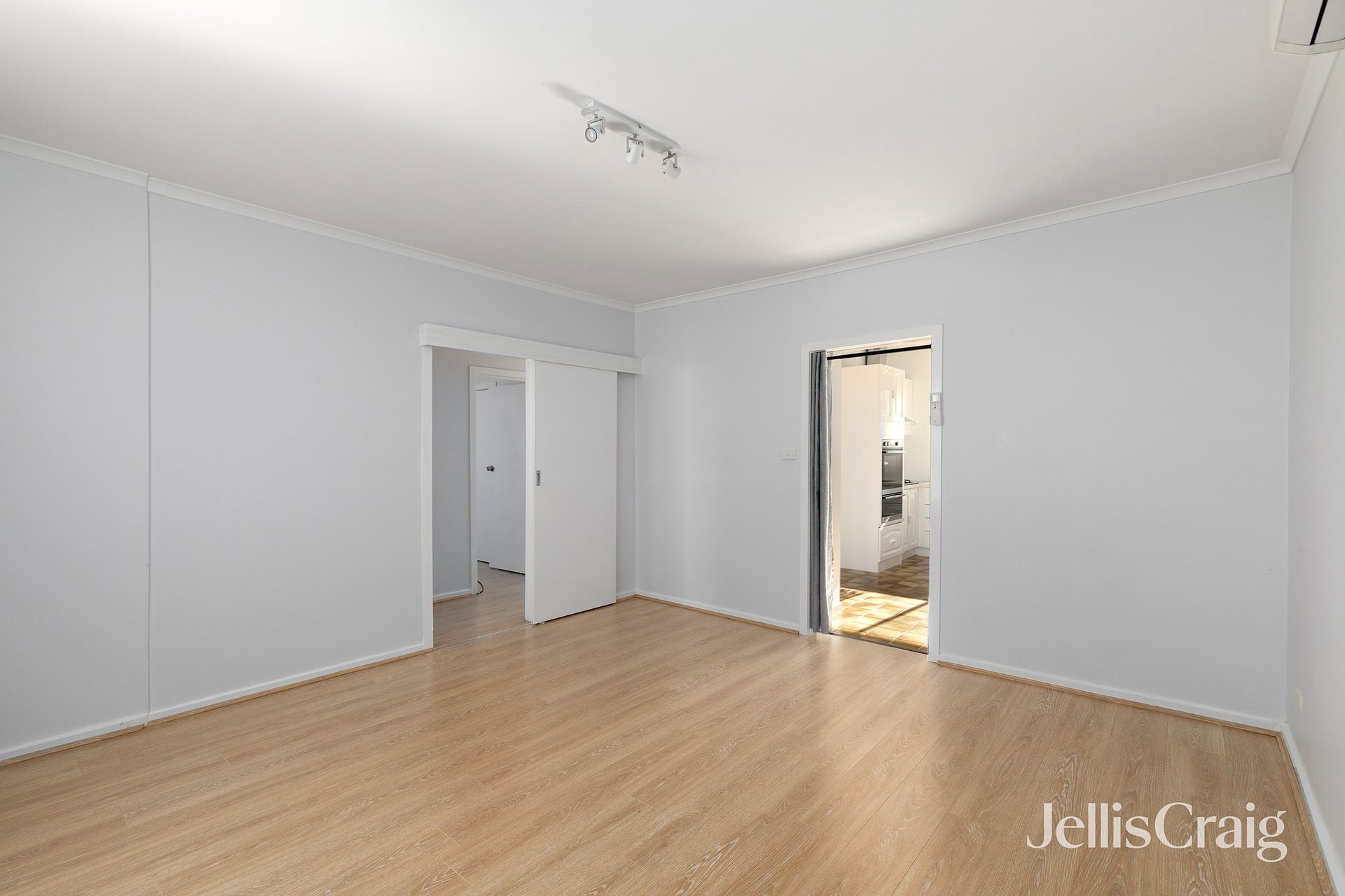 2/15 Lambourn Road, Watsonia image 4