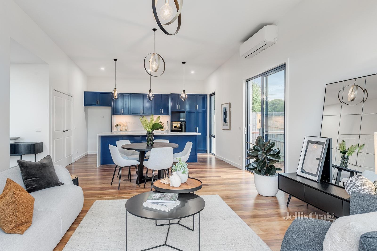 2/15 Looker Road, Montmorency image 3