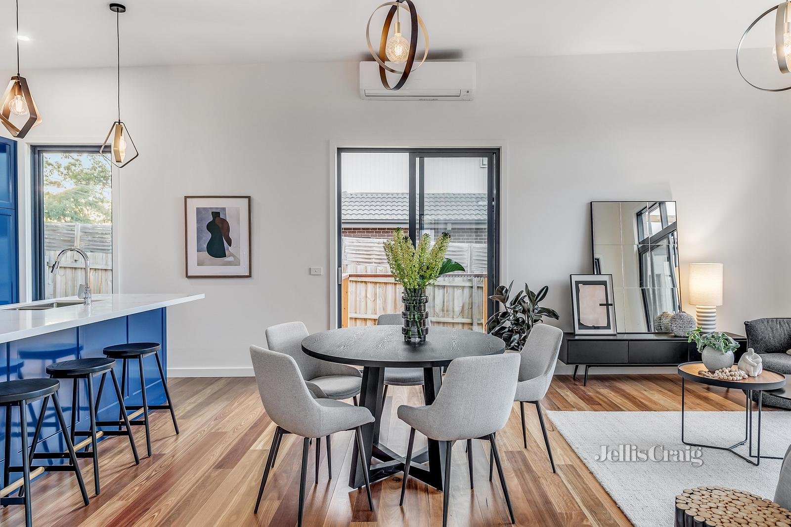 2/15 Looker Road, Montmorency image 4