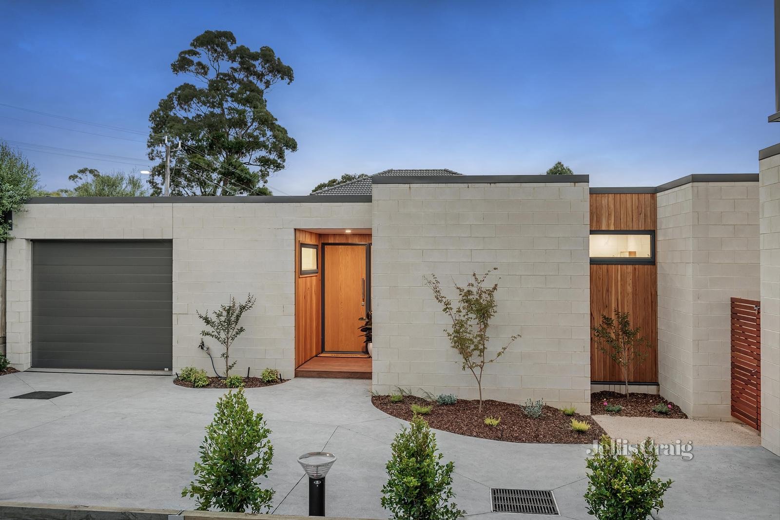 2/15 Looker Road, Montmorency image 14