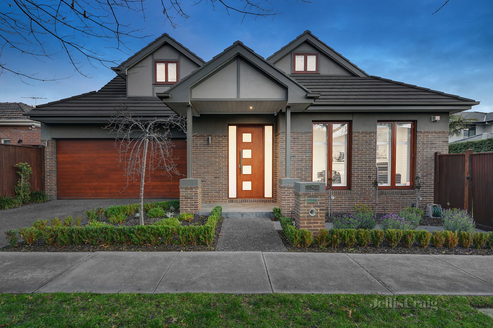 2/15 Mernda Avenue, Ashburton image 1