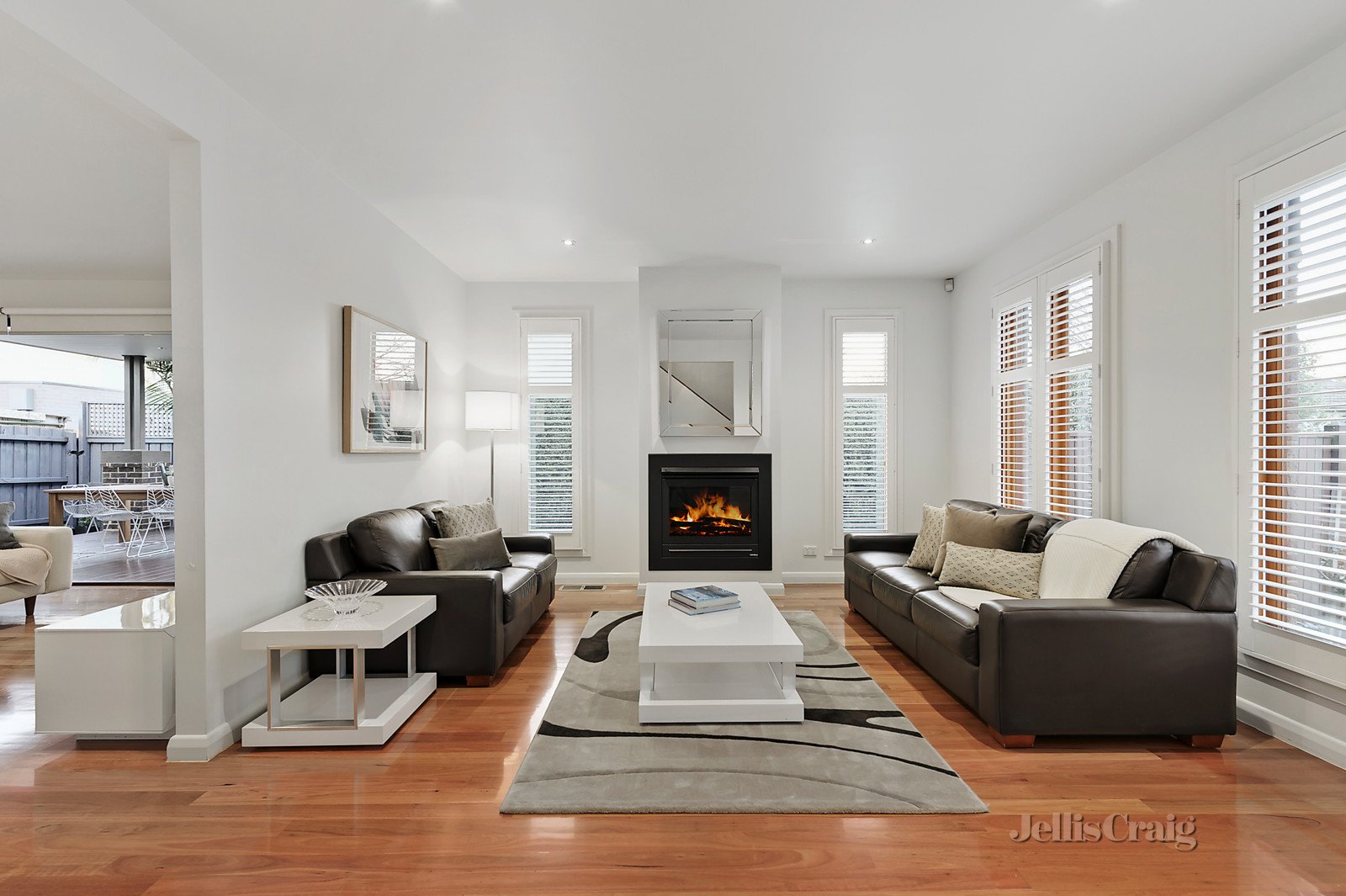 2/15 Mernda Avenue, Ashburton image 4