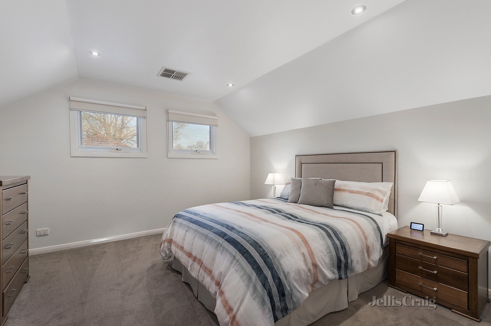 2/15 Mernda Avenue, Ashburton image 7
