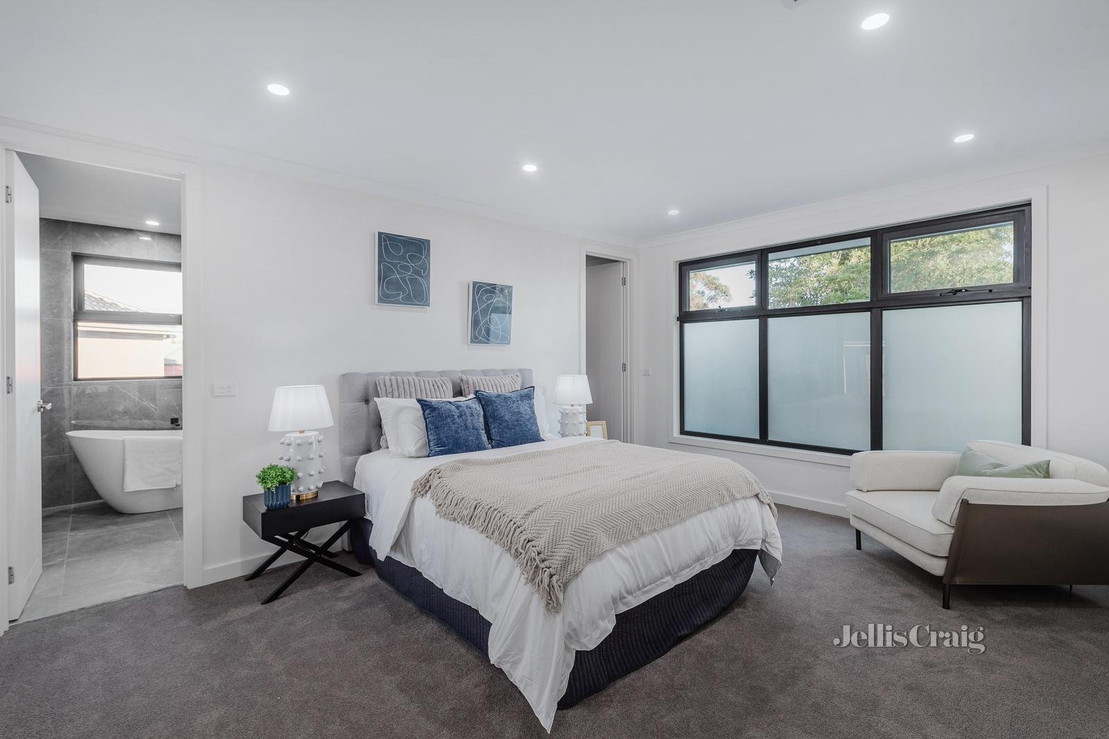 2/15 Morrison Court, Mount Waverley image 9