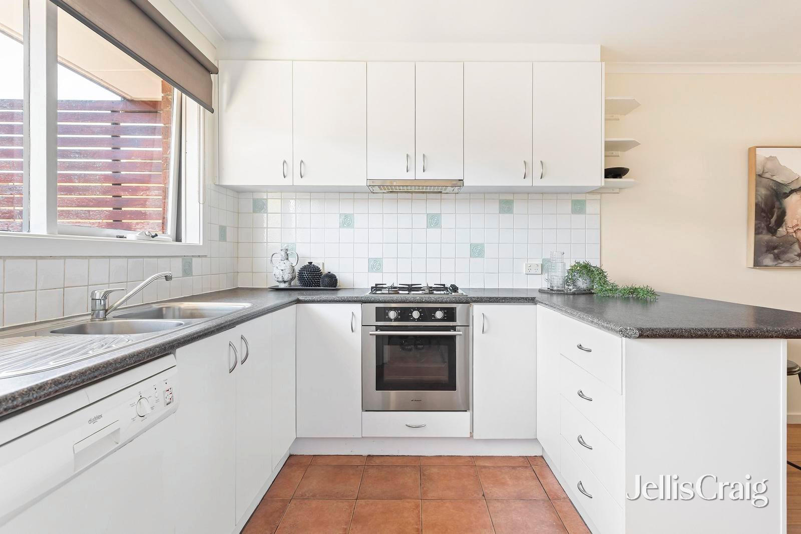 2/15 Nelson Street, Ringwood image 5